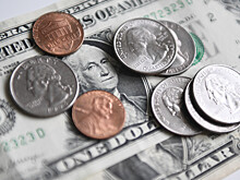 Доллар готовится к крупнейшему за несколько месяцев падению