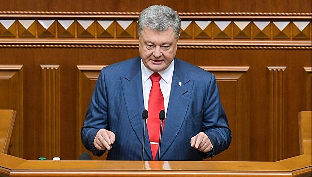 Эксперт: Порошенко церковным вопросом создает напряженность на Украине