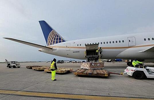 Авиакомпании United Airlines не нужны грузовые самолеты