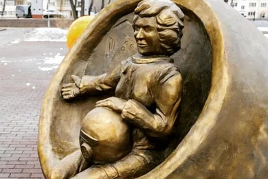 Памятник «беременной» Терешковой высмеяли в Сети