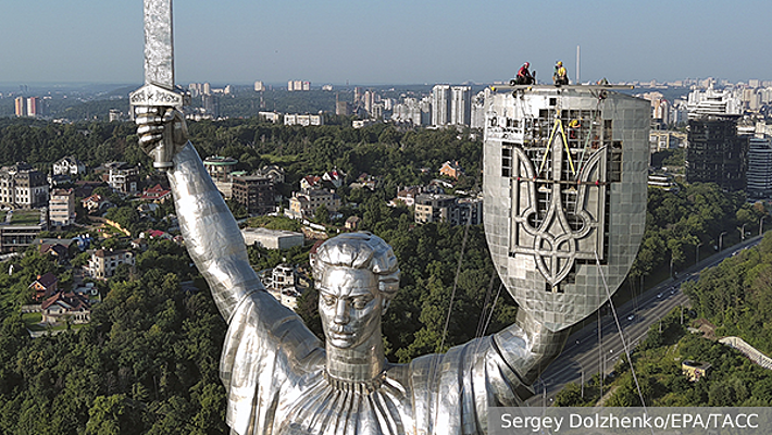 Житель Тамбовской области своими руками создал памятник героям Великой Отечественной войны