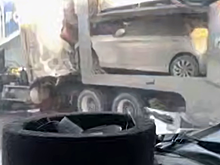 Грузовик протаранил фуры с пивом в Амурской области