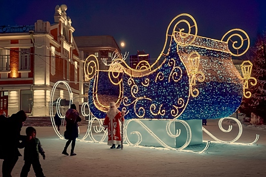 Автобус за тысячу рублей будет катать по новогоднему Новосибирску со 2 по 7 января 2023