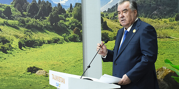 Эмомали Рахмон: Более тысячи ледников Таджикистана растаяли из-за глобального потепления