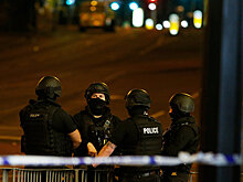 Полиция Британии проводит обыски по одному из адресов в Манчестере