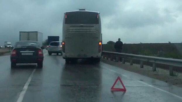 Автобус столкнулся с пятью автомобилями под Симферополем