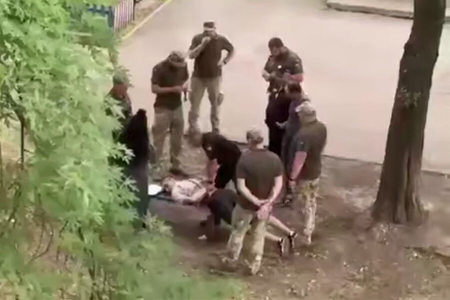 Насильственную мобилизацию в Чернигове сняли на видео