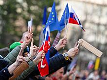 Еврокомиссия попыталась убедить Словакию поддержать антироссийские санкции