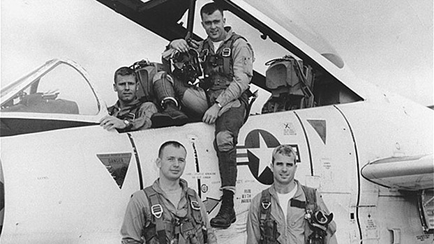 Сбитый летчик Джон Маккейн: полвека назад советская ракета поразила самолет «главного русофоба Америки»