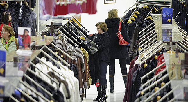 Магазины заполнят одеждой российского производства