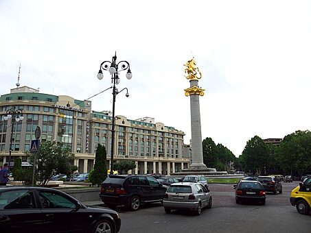 Заглавное изображение Площадь Свободы