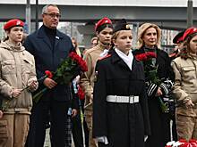 Депутаты почтили память бойцов ополчения