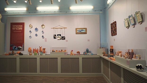 Творчество из глины: в Оренбурге открылась выставка студенческих керамических работ