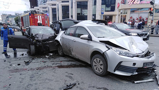 Два человека погибли при ДТП в Екатеринбурге
