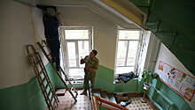 Петербургские коммунальщики почистили дверь в фоторедакторе
