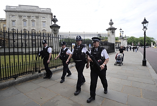 Полиция оцепила Букингемский дворец