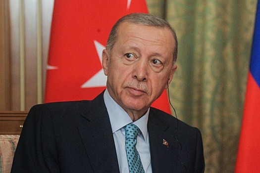 Папа римский Лев прибыл в Турцию и предупредил о риске мировой войны