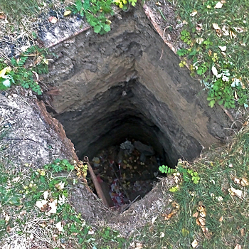 «Где дороги?»: да в таких ямах лежать можно