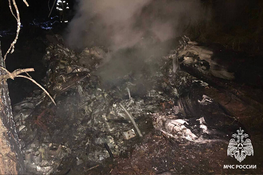 Пилота, врача и фельдшеров упавшего под Кировом вертолета посмертно представят к госнаградам