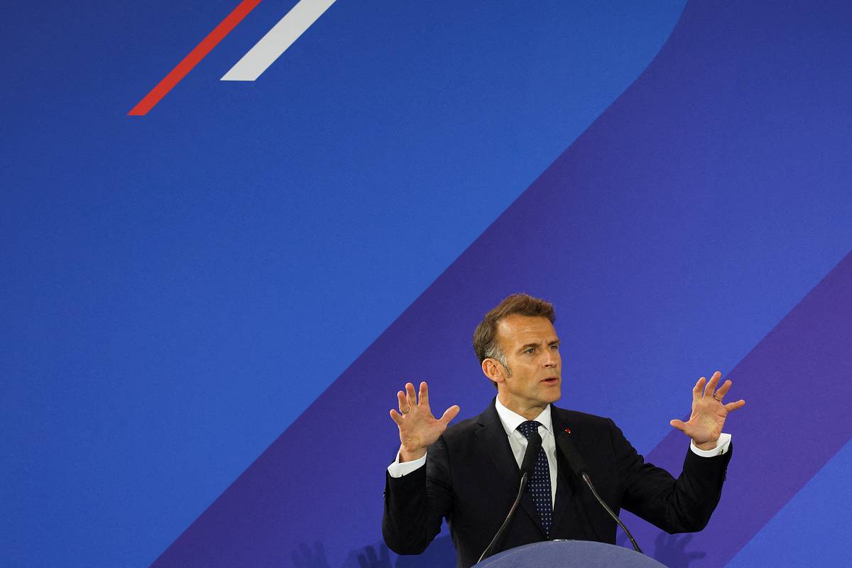 Макрона назвали позором Франции