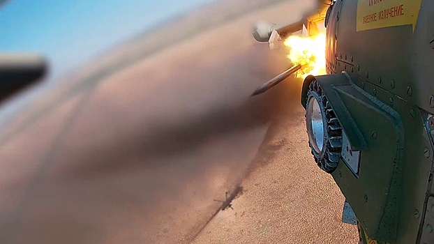 Экипаж Ми-28НМ ударил ракетами по боевикам ВСУ в Курской области