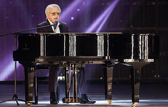 Директор Антонова опроверг слухи о прекращении артистом концертной деятельности