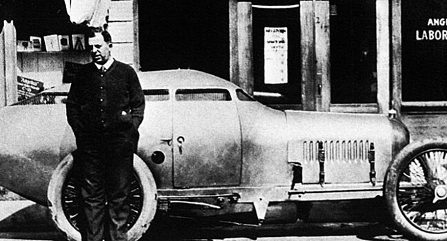 Golden Submarine — удивительный спорткар ХХ века