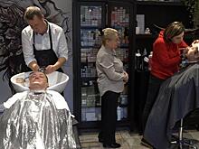 Возраст красоте не помеха. Пенсионерки из Истры доверились стилисту в День пожилого человека