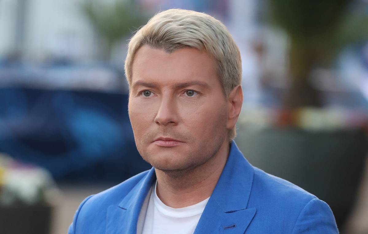 Кем сейчас басков. Mockingbird певец. Коля басков 2022. Басков 2020. Басков сейчас.