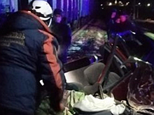 В Забайкалье легковая машина столкнулась с двумя поездами