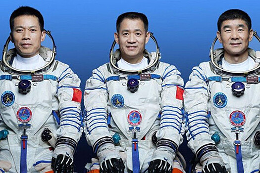 Китайские космонавты полетели к новой орбитальной станции