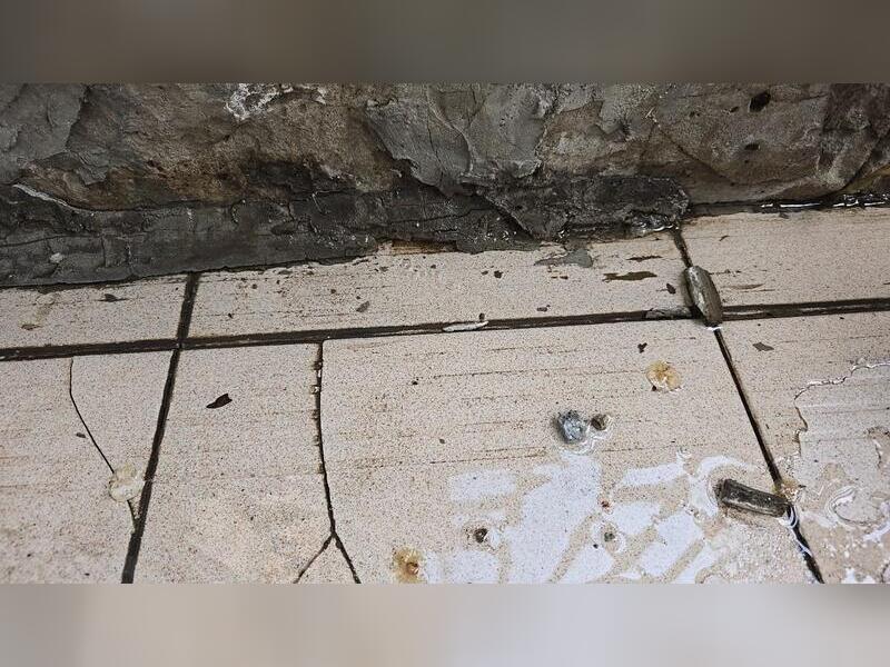 Горячая вода затопила цокольный этаж дома в Чите