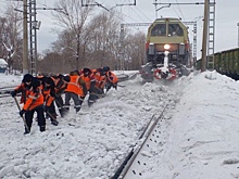 Сильные метели парализовали движение автотранспорта на дорогах Поволжья