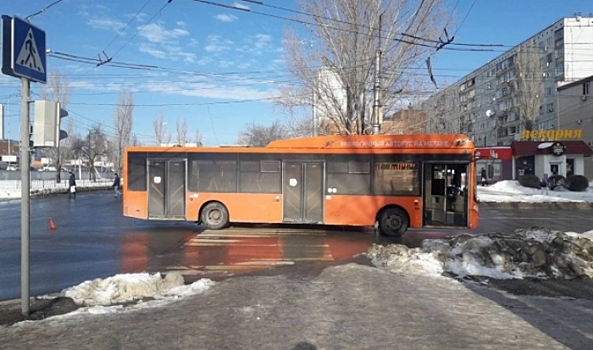 В Волгограде водитель автобуса сбил на пешеходном переходе женщину