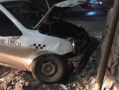 Две пассажирки такси пострадали в ДТП в Сызрани