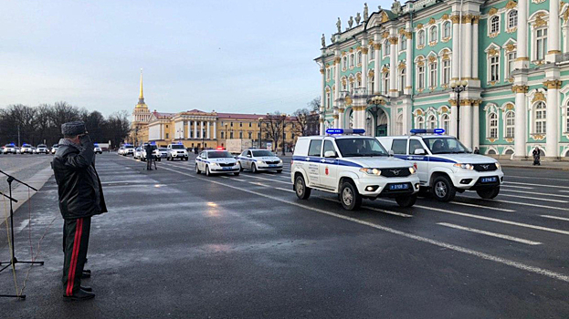 Полиция проводит учения в Петербурге в преддверии несанкционированных митингов