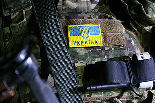 Украинский генерал приказал бойцам ВСУ убрать флаги «Правого сектора» с палаток