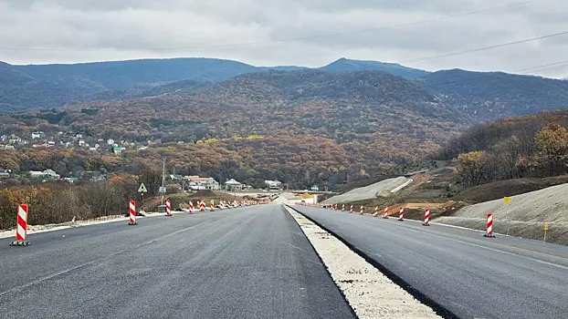 В Крыму люди вылетели из автомобилей при ДТП, одна машина загорелась