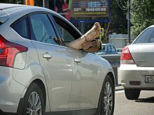 Автомобилистам посоветовали беречь машины в жару