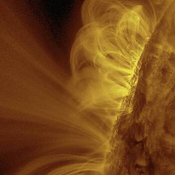 На Солнце возобновились сильные вспышки