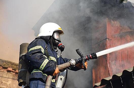 На двух пожарах в Кировской области погибли три человека: следком проводит проверки