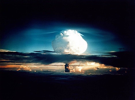 Политолог объяснил возросшую вероятность ядерной войны