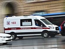 В Москве мужчину засосало в решетку канализации