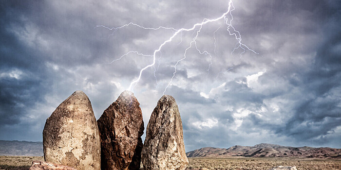 Молния убила целый табун лошадей в Казахстане