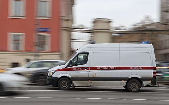 В Совфеде предложили разрешить скорой помощи таранить автомобили