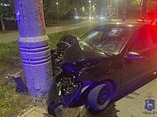 В Самаре Lada Granta врезалась в световую опору, пострадал 13-летний пассажир