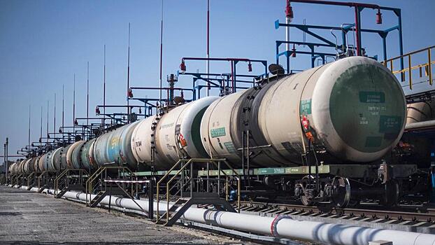 Пакистан планирует закупать российскую нефть за юани