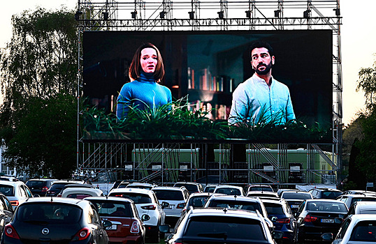 Сеть «Каро» планирует открыть автомобильные кинотеатры в Москве, Петербурге и Казани