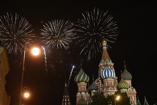 Праздничный салют запустят в Москве в День защитника Отечества