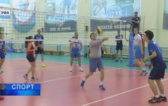 Волейбольный клуб «Урал» завершил сезон доброй семейной традицией
